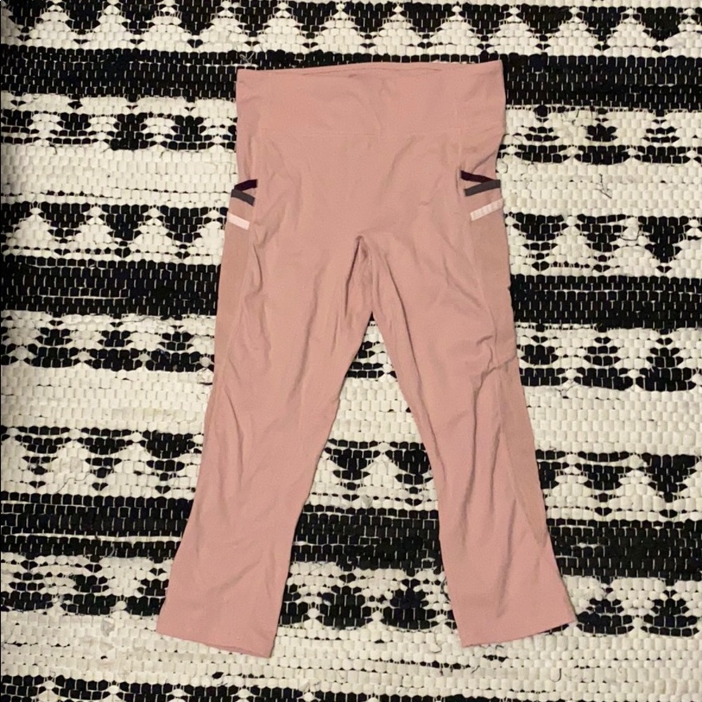 PINK FABLETICS LEGGINGS